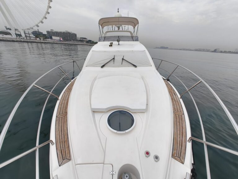 50ft Majesty Silfra