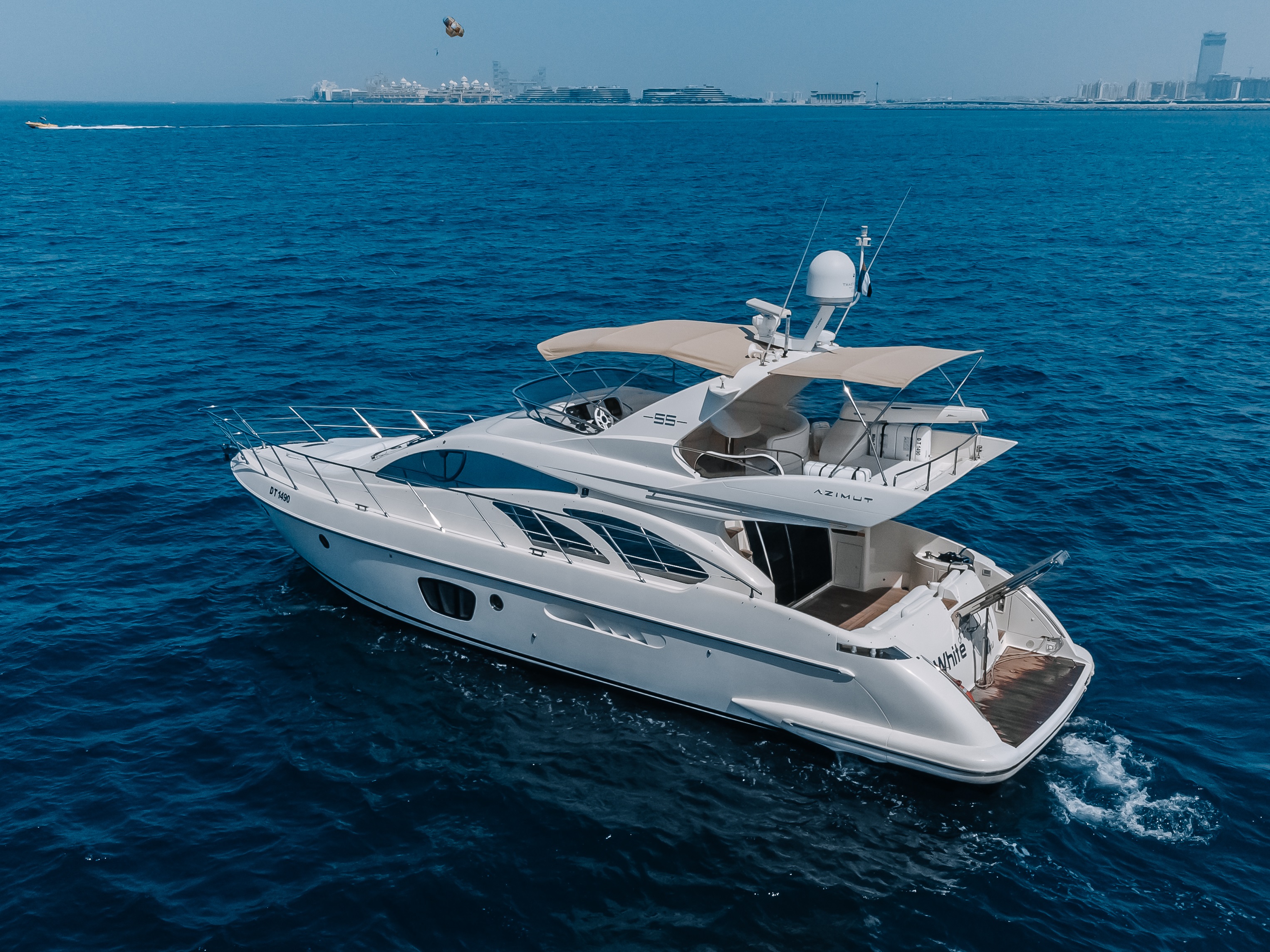 Azimut 55ft White Pearl