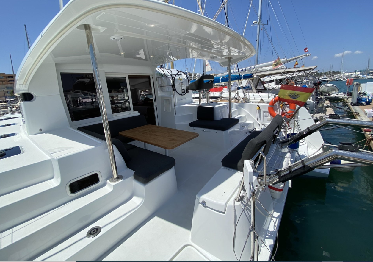 Lagoon — Lagoon 40 (2020)