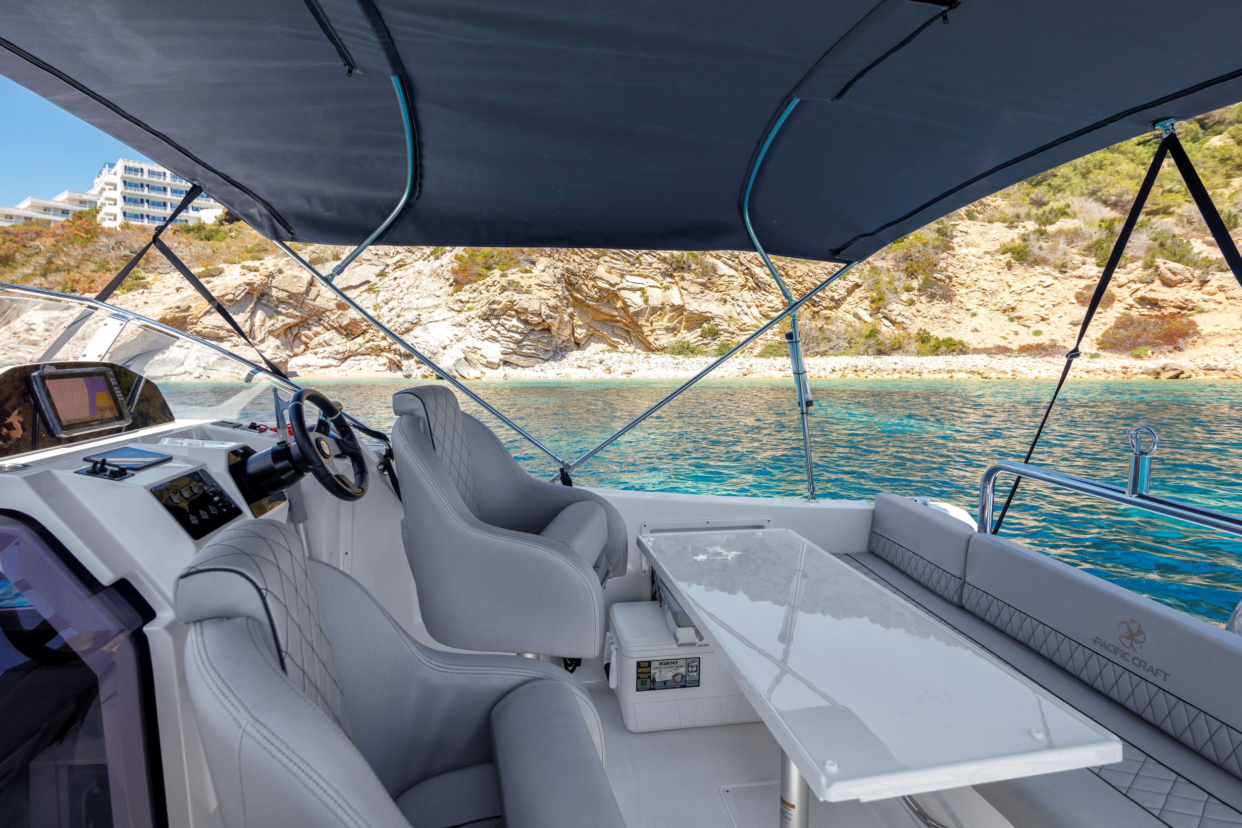 Pacific Craft 700 Monada