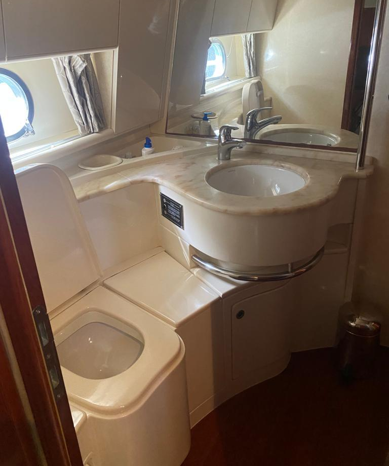 Ferretti — 62 Fly (2000)