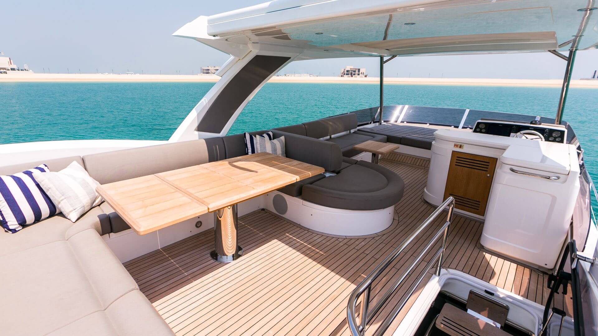 70ft Alya (Houseboat)