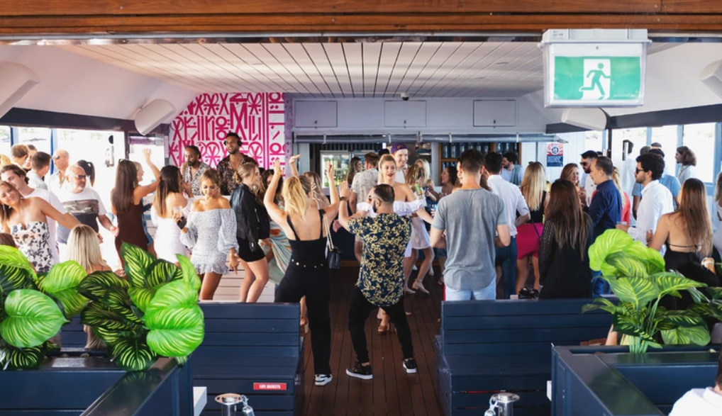 Le Bleu up to 240 guests!