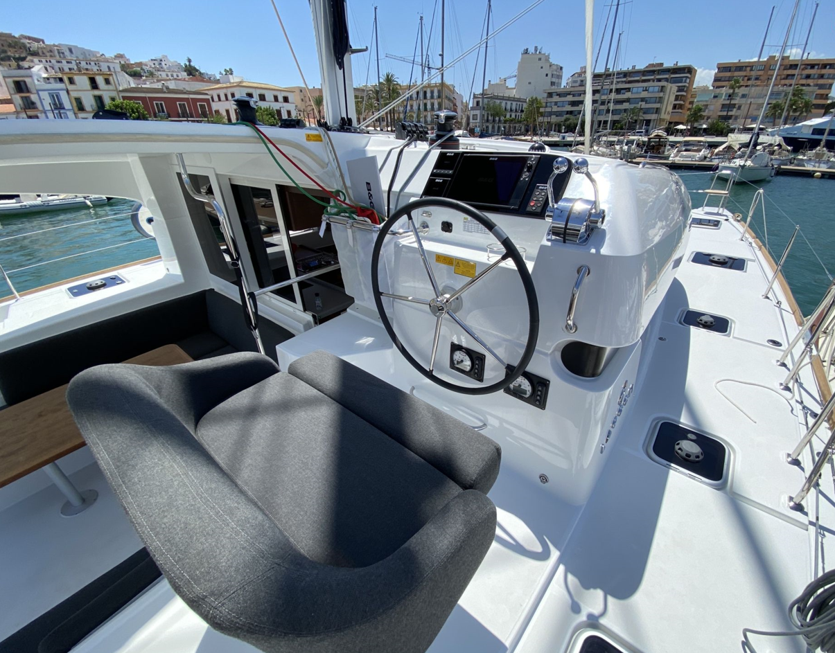 Lagoon — Lagoon 40 (2020)