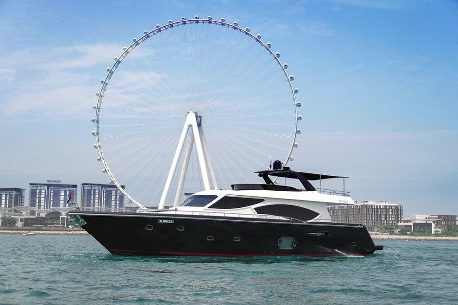 Yacht charter Dubai-Royal black pearl cruise
