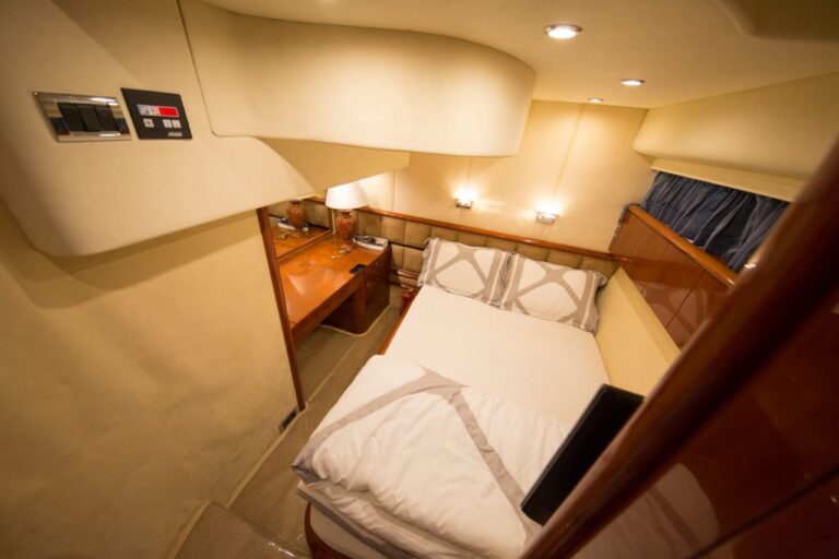 68ft Sealine (D3)
