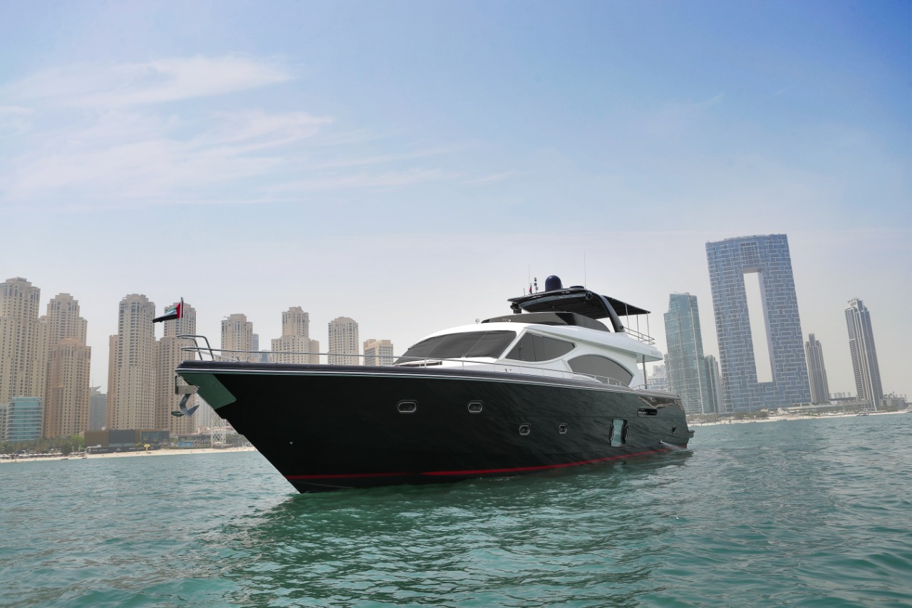 Yacht charter Dubai-Royal black pearl cruise