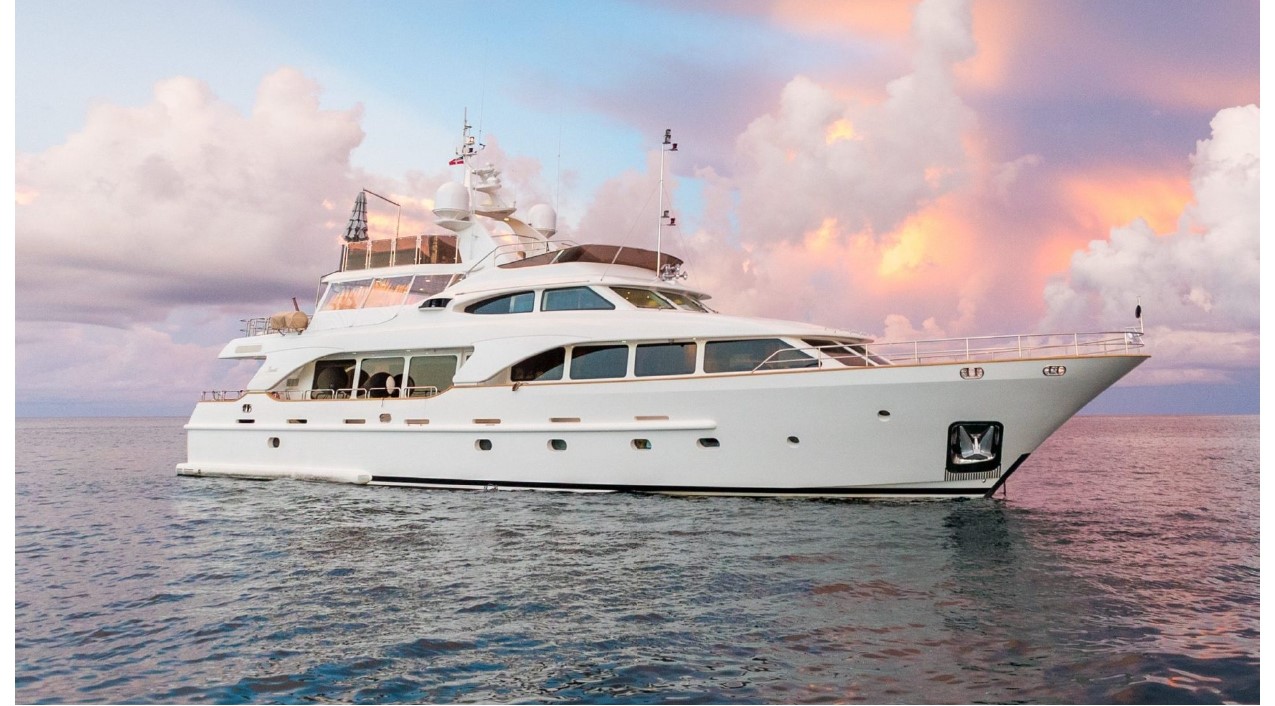 Benetti 110 Free Jet Ski