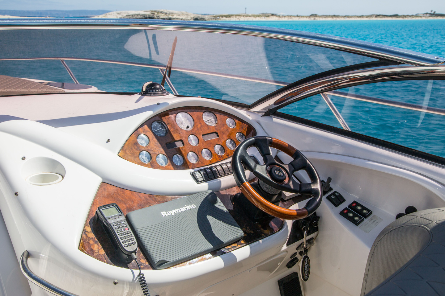 SUNSEEKER SUPERHAWK 40 GREAT NEWS