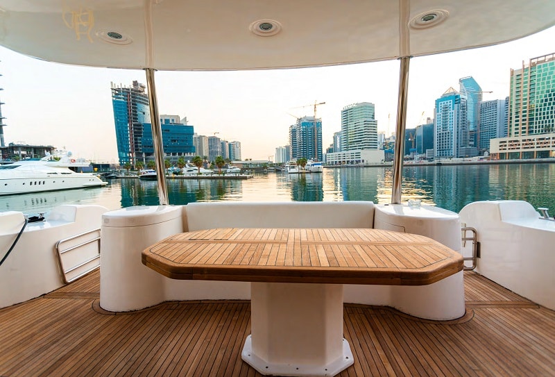 Yacht charter Dubai-Royal black pearl cruise