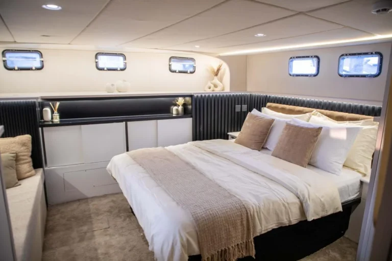 64ft Hatteras (Vogue)