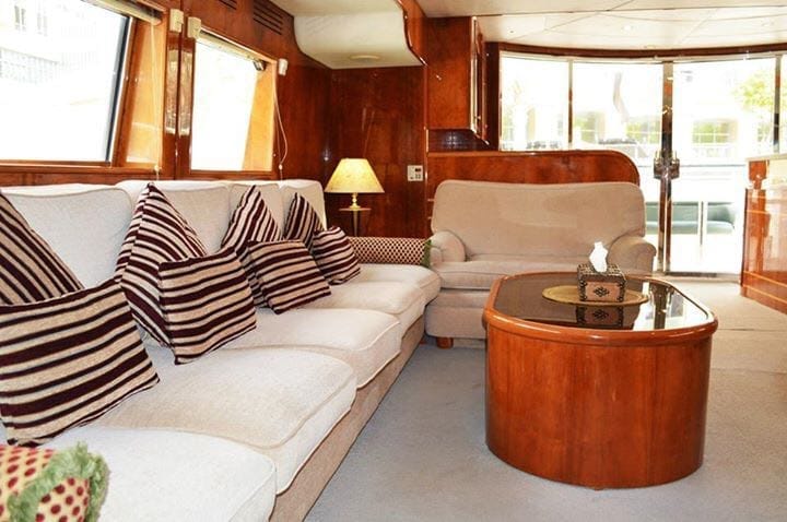 86ft Majesty (Royal Black)