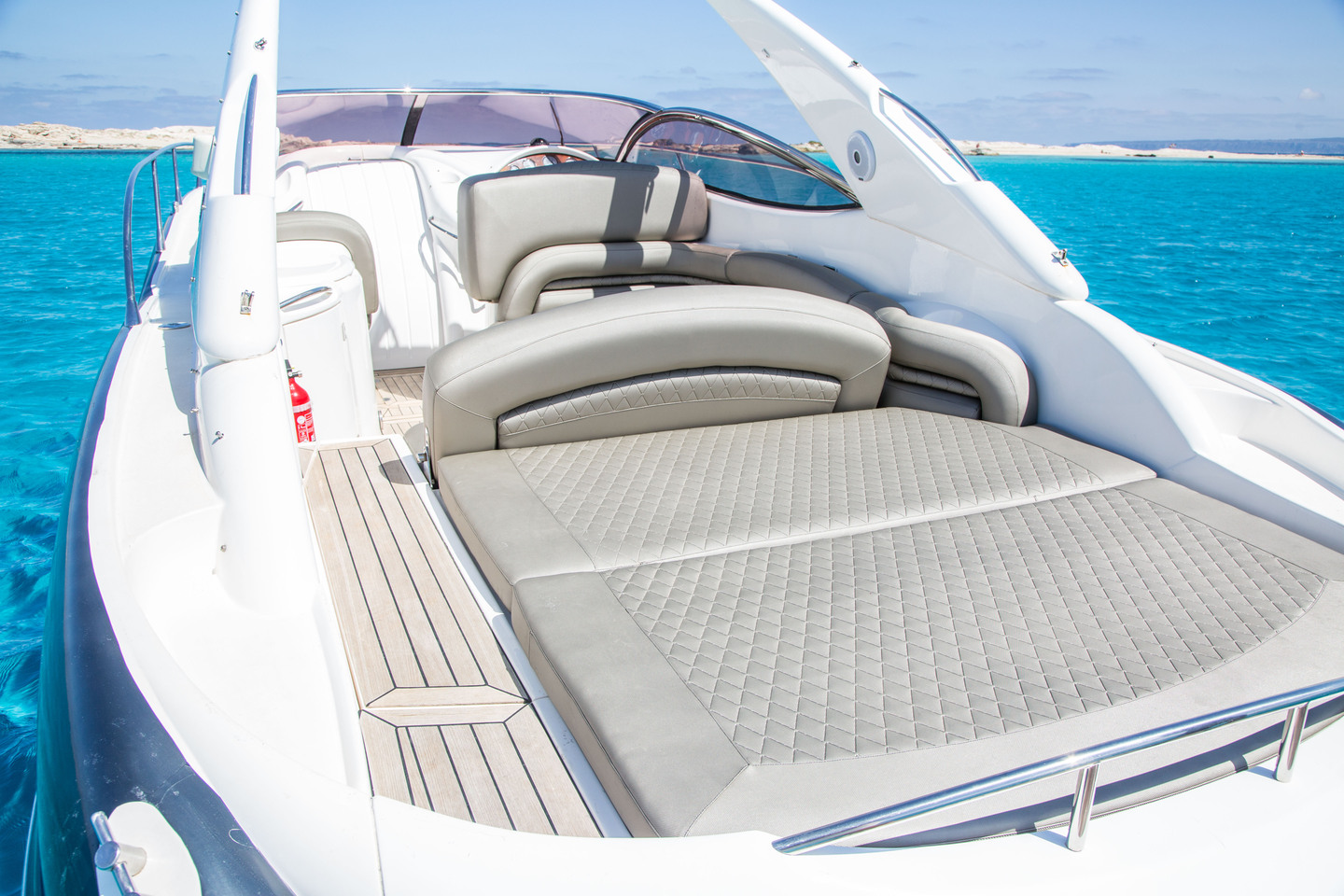 SUNSEEKER SUPERHAWK 40 GREAT NEWS