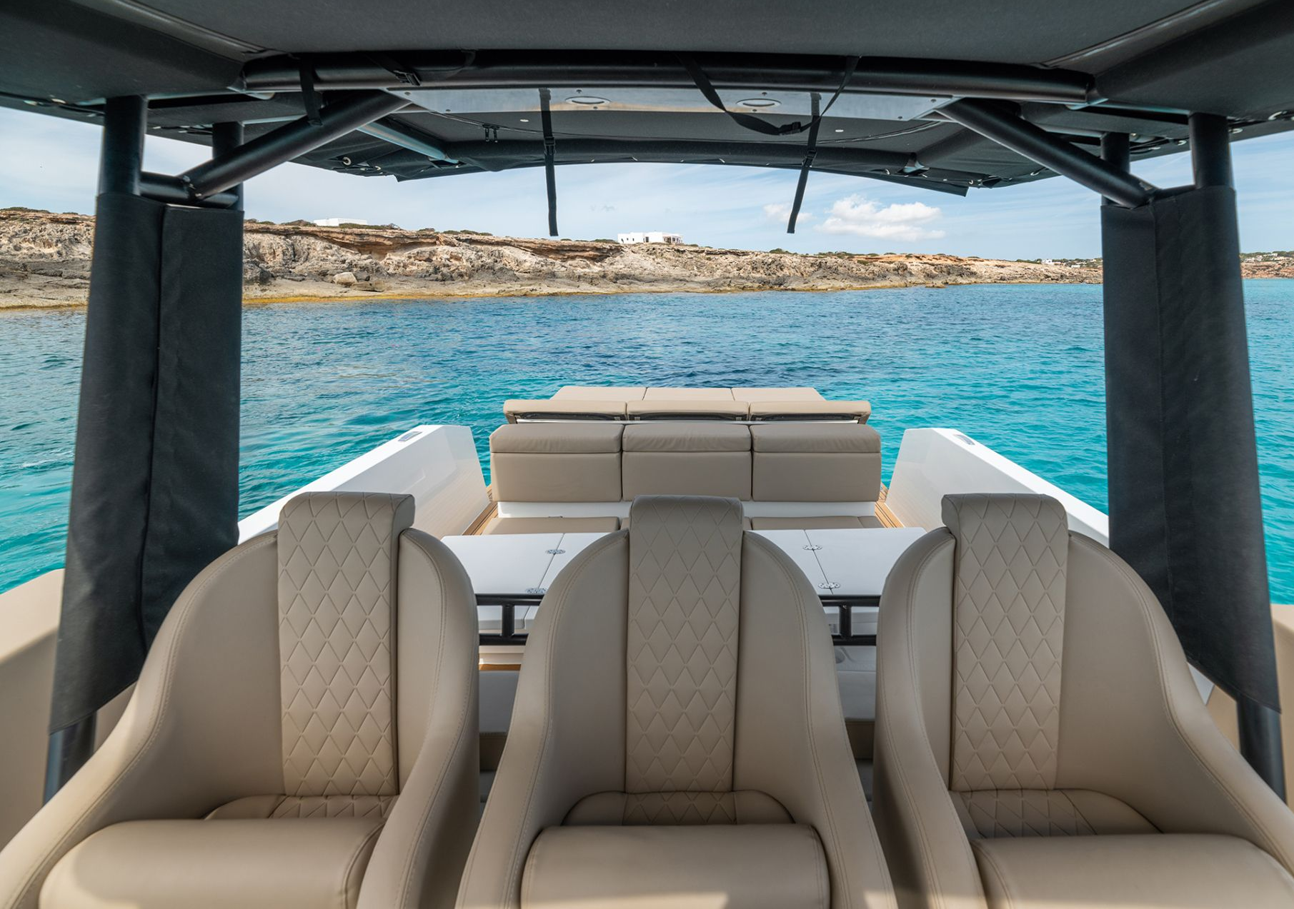 De Antonio Yacht — D34 (2022)