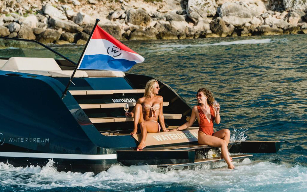 CALIFORNIA 52 WATERDREAM