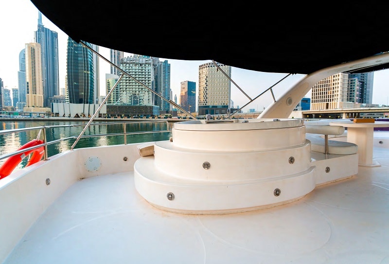 Yacht charter Dubai-Royal black pearl cruise