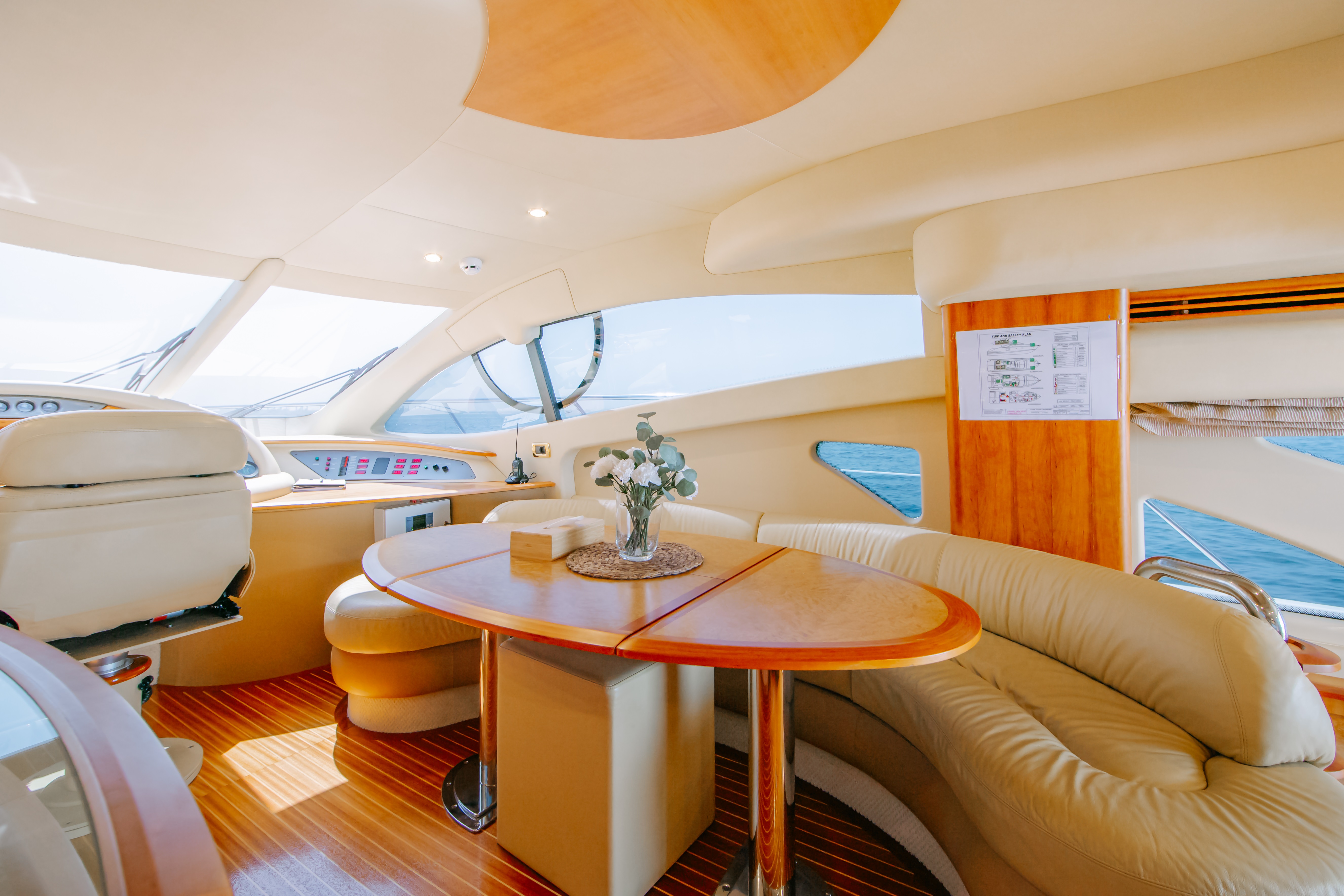 Azimut 55ft White Pearl