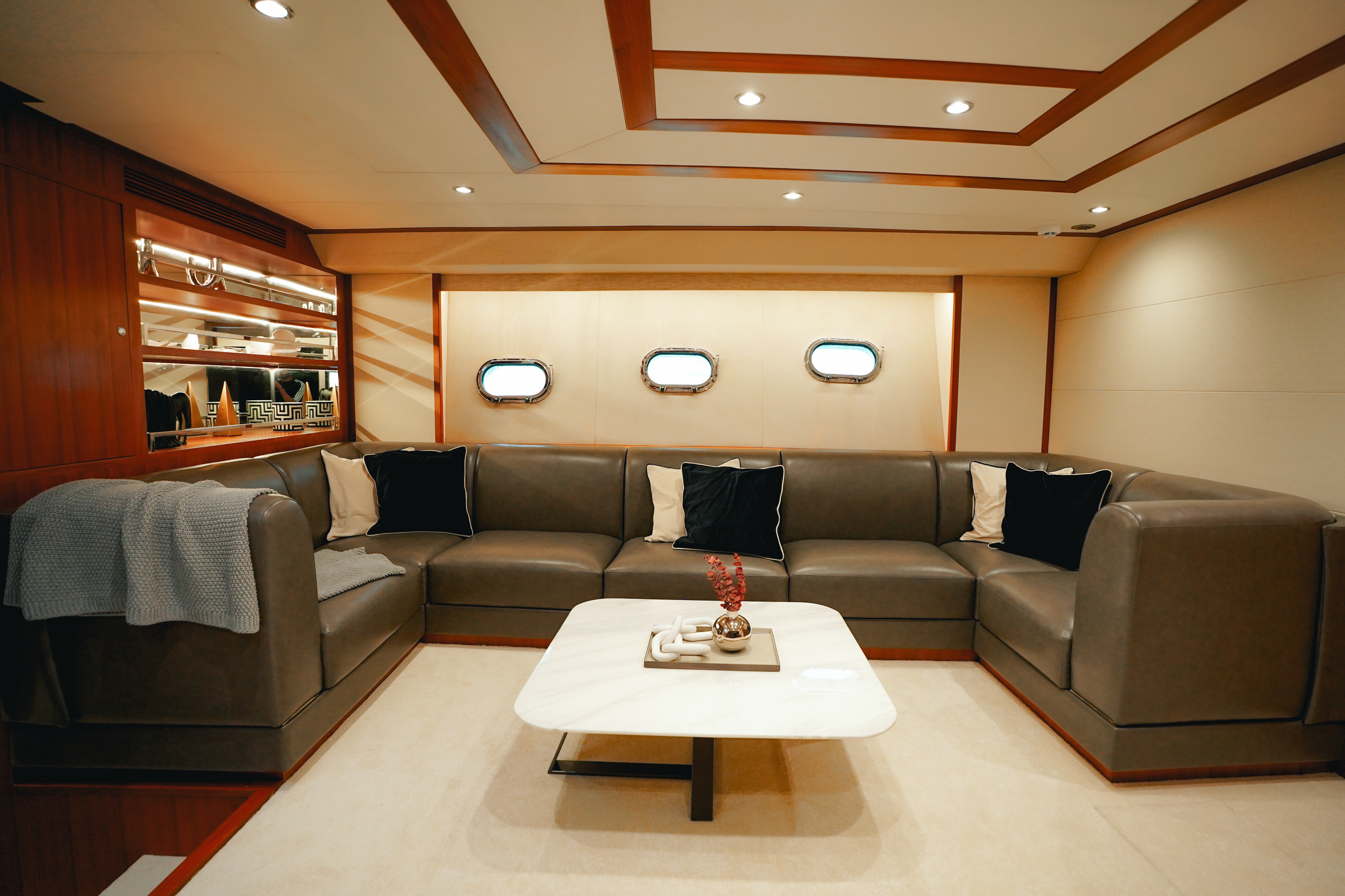 92ft Polaris (Xclusive)