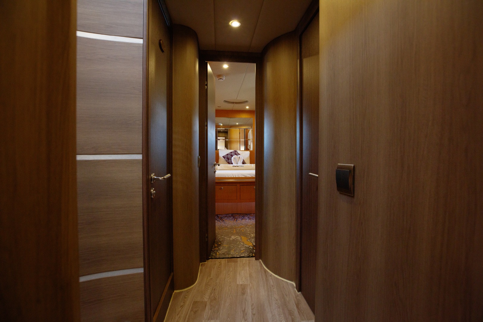 55ft Veronika