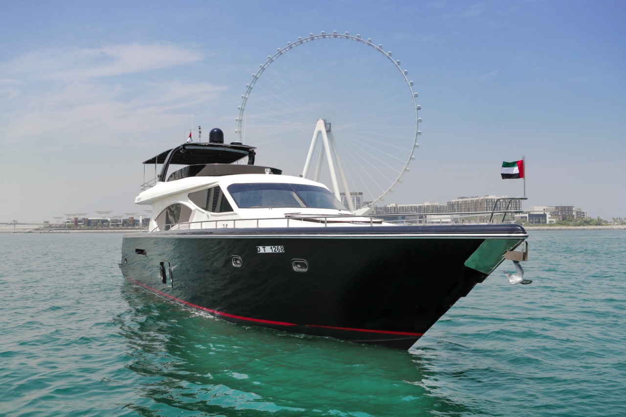Yacht charter Dubai-Royal black pearl cruise