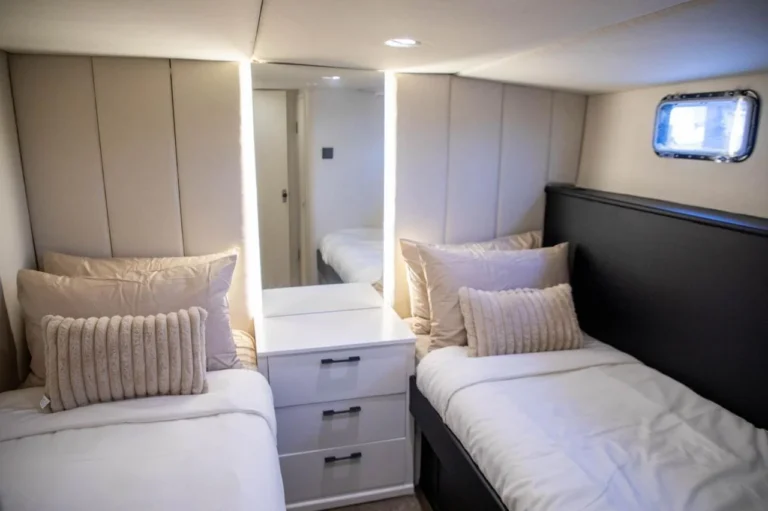 64ft Hatteras (Vogue)