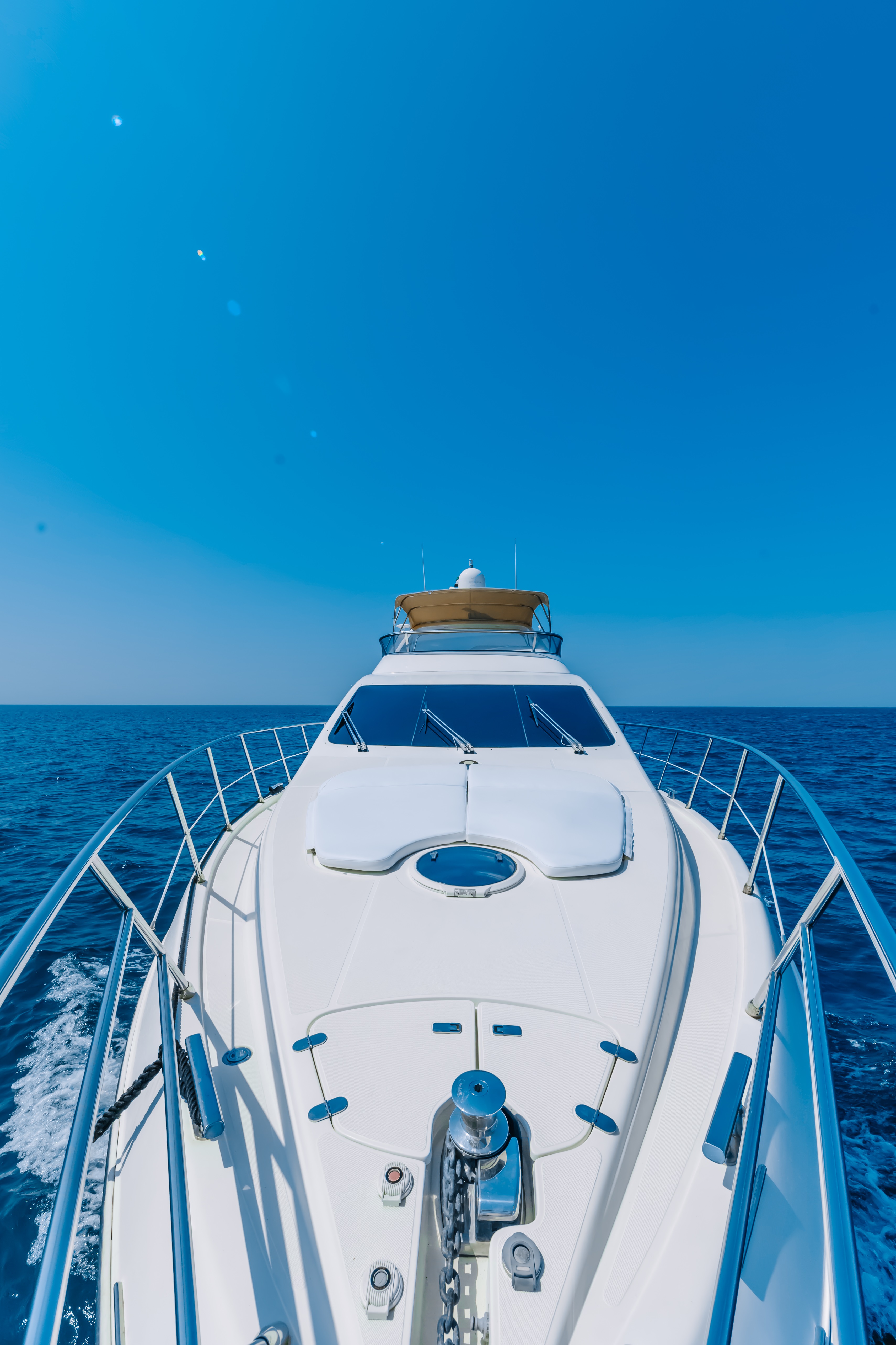 Azimut 55ft White Pearl