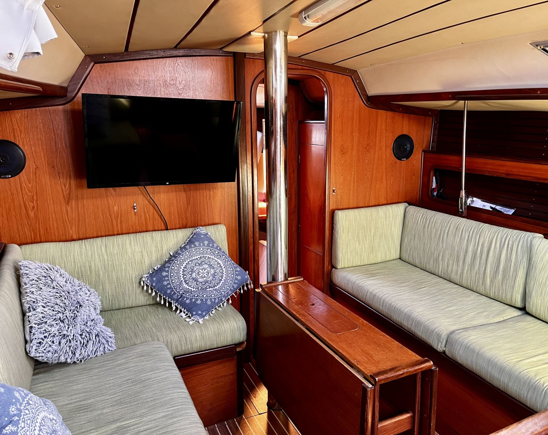 Beneteau — First 38 (2020)