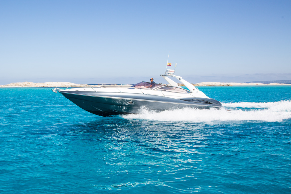 SUNSEEKER SUPERHAWK 40 GREAT NEWS