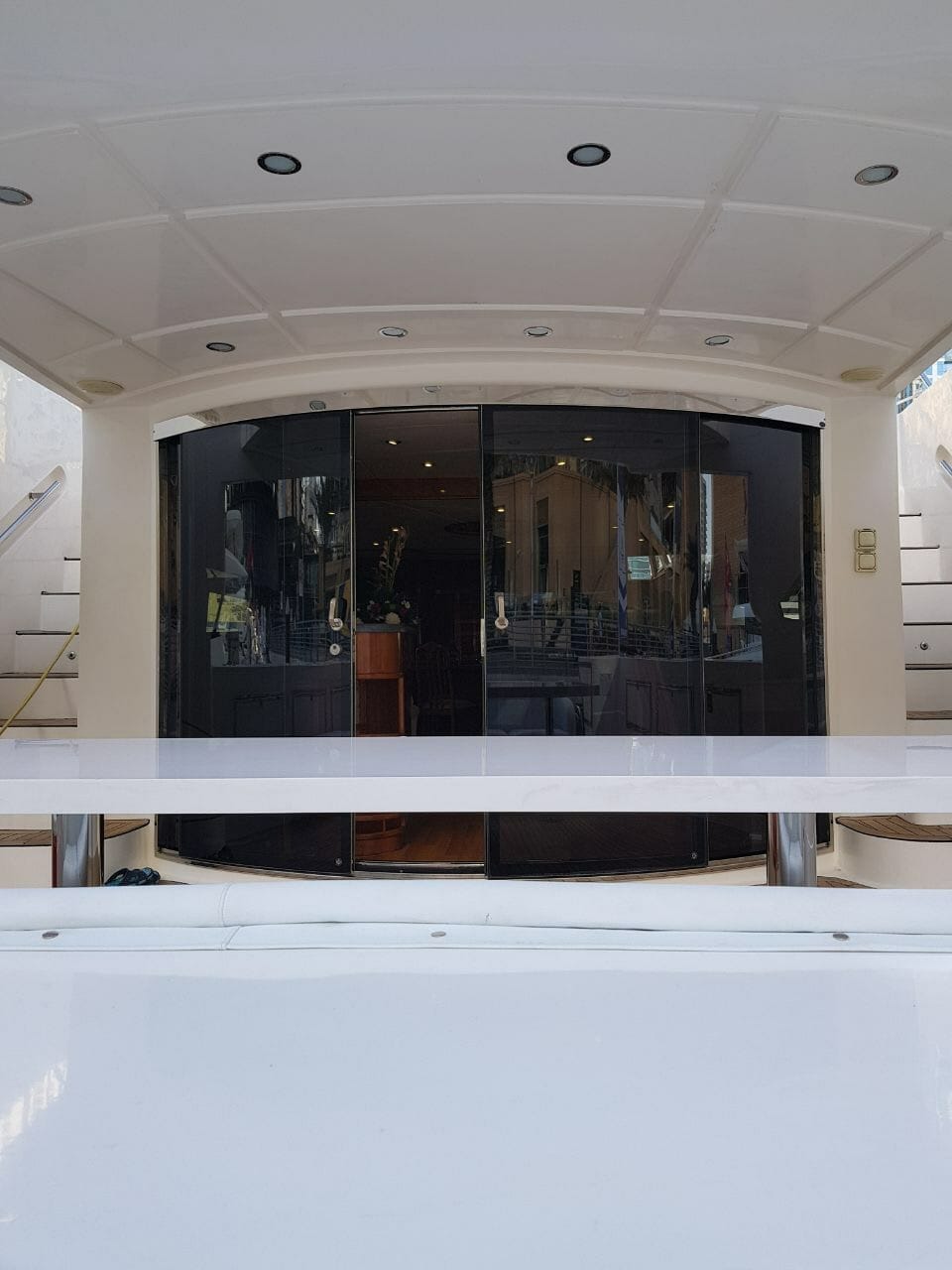 86ft Majesty (Royal Black)