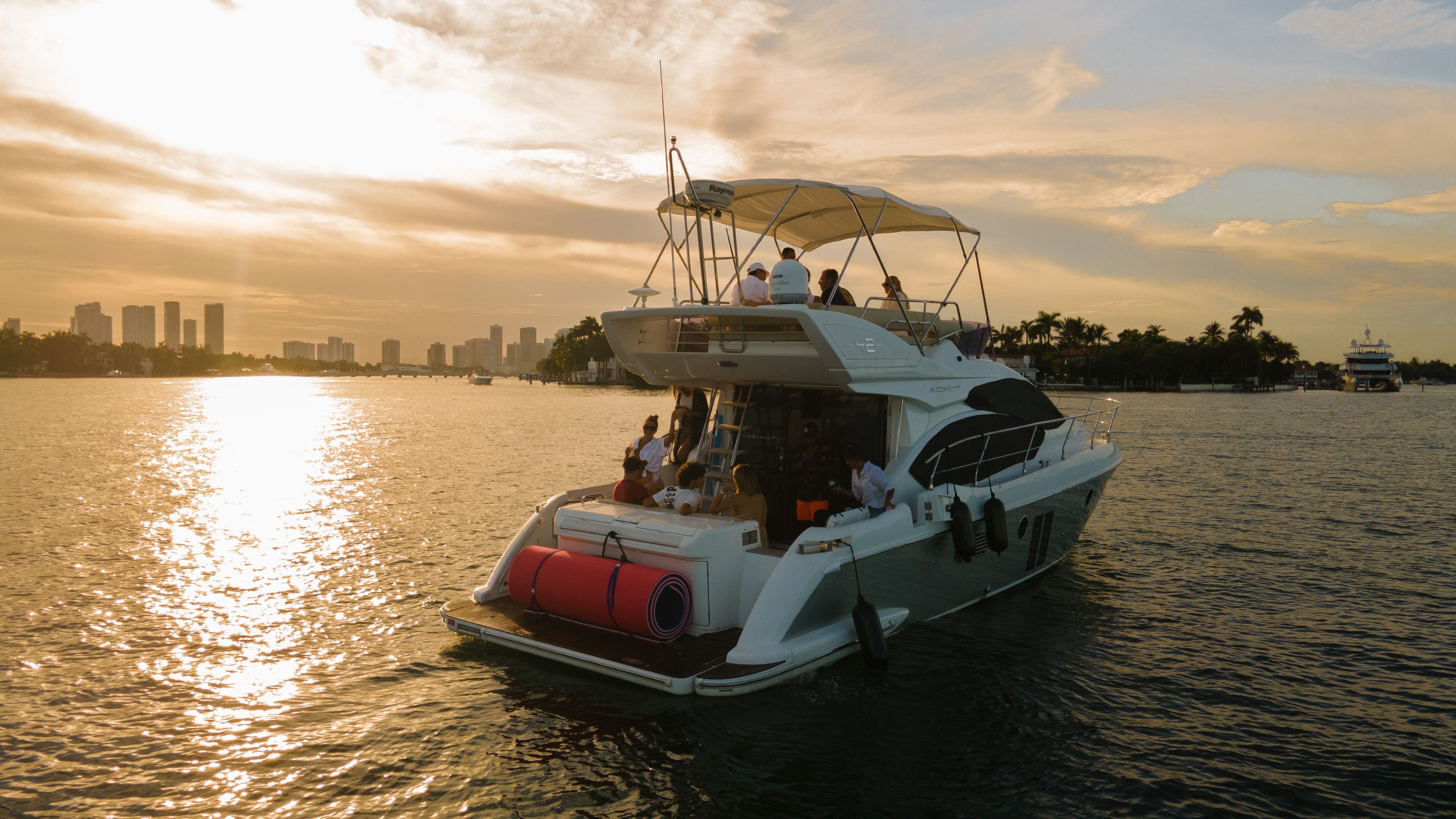 Cruise Miami in a Luxurious Azimut Flybridge