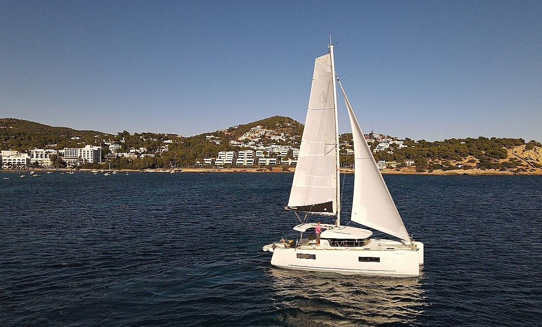 Lagoon — Lagoon 40 (2020)