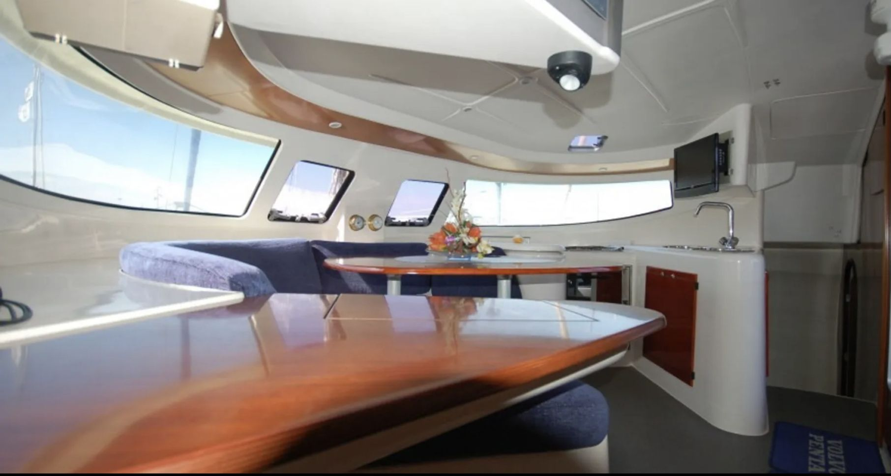 Fountaine Pajot — Athena 38 (2006)