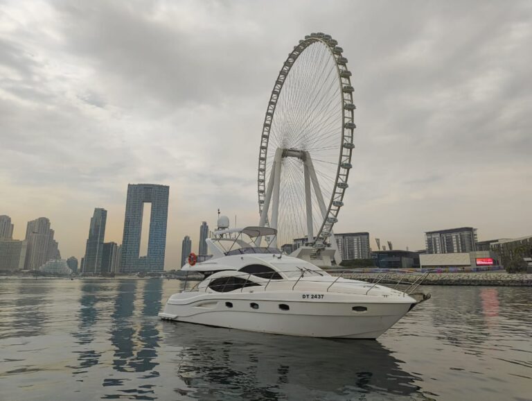 50ft Majesty Silfra