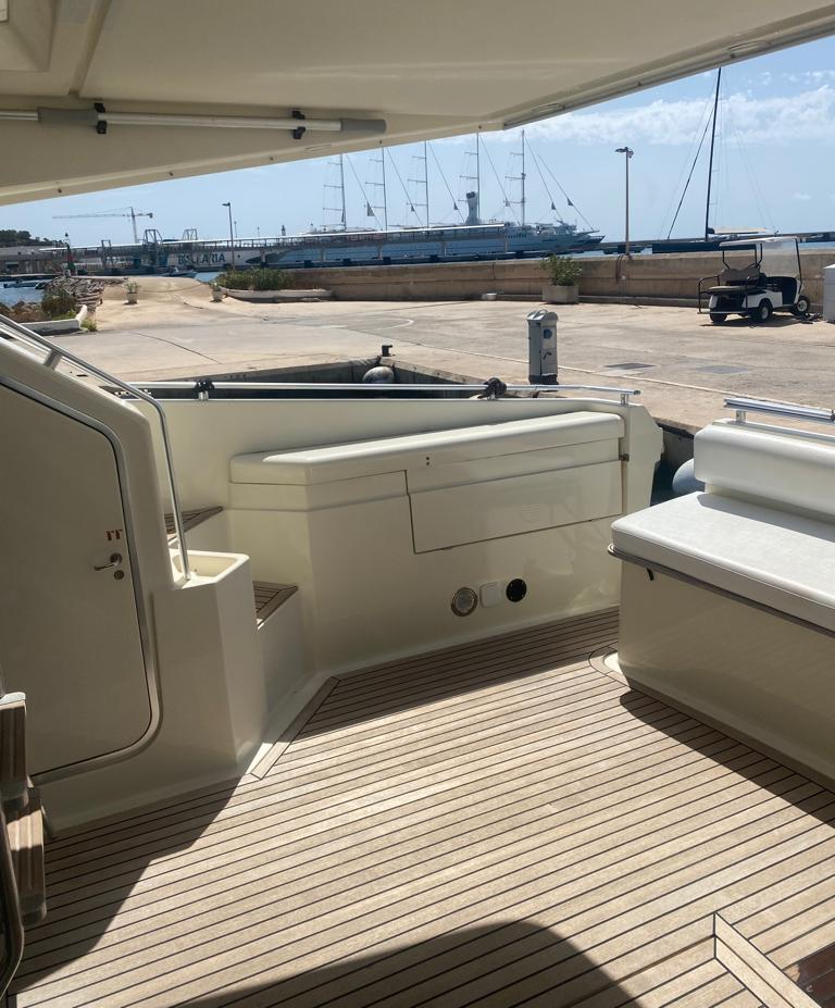 Ferretti — 62 Fly (2000)