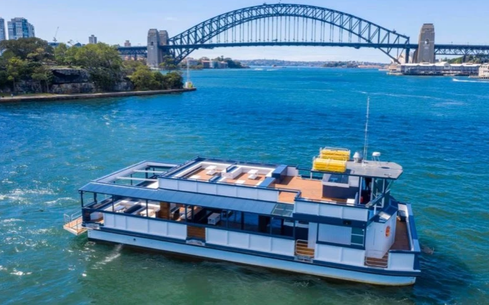 Le Bleu up to 240 guests!