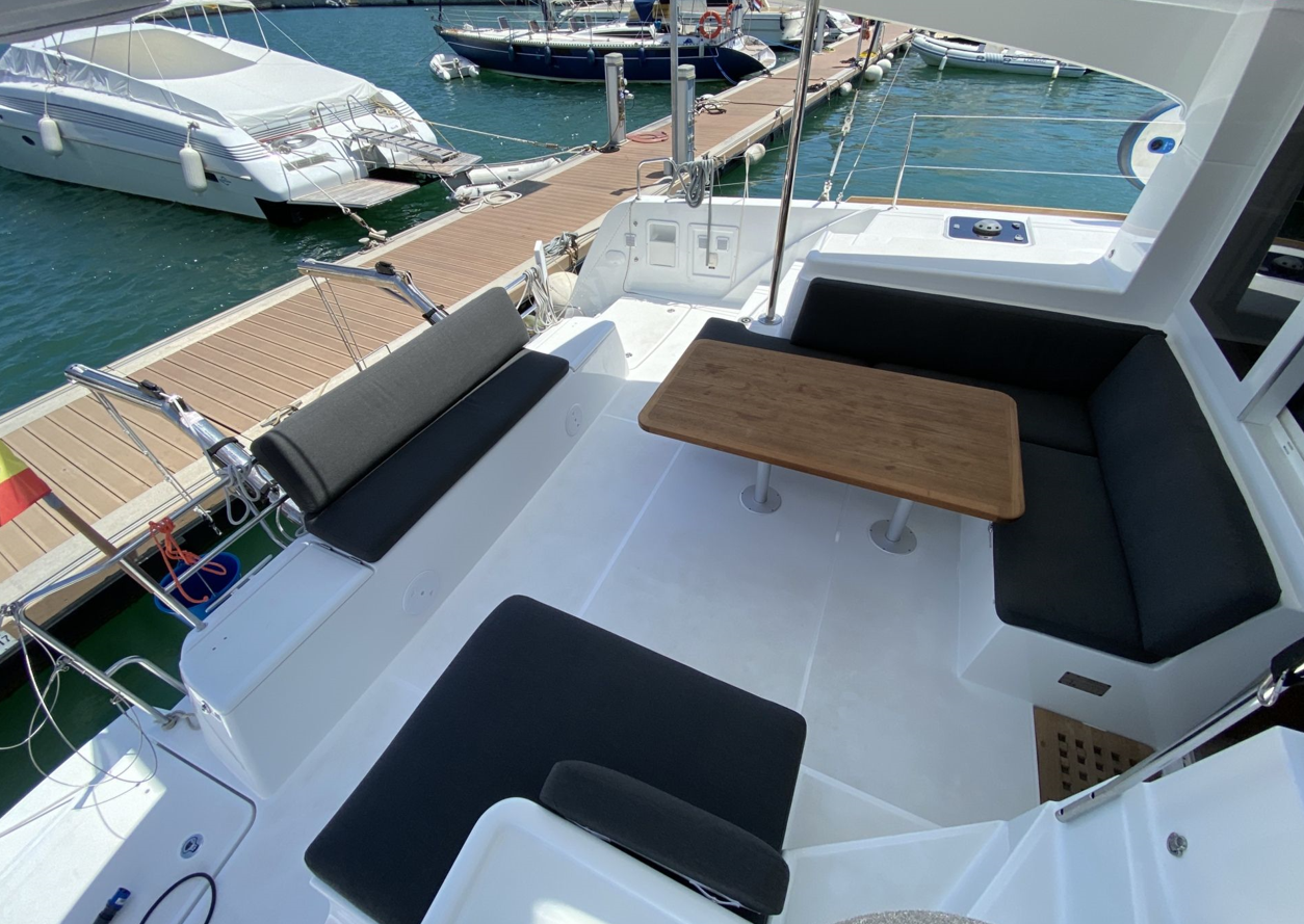 Lagoon — Lagoon 40 (2020)