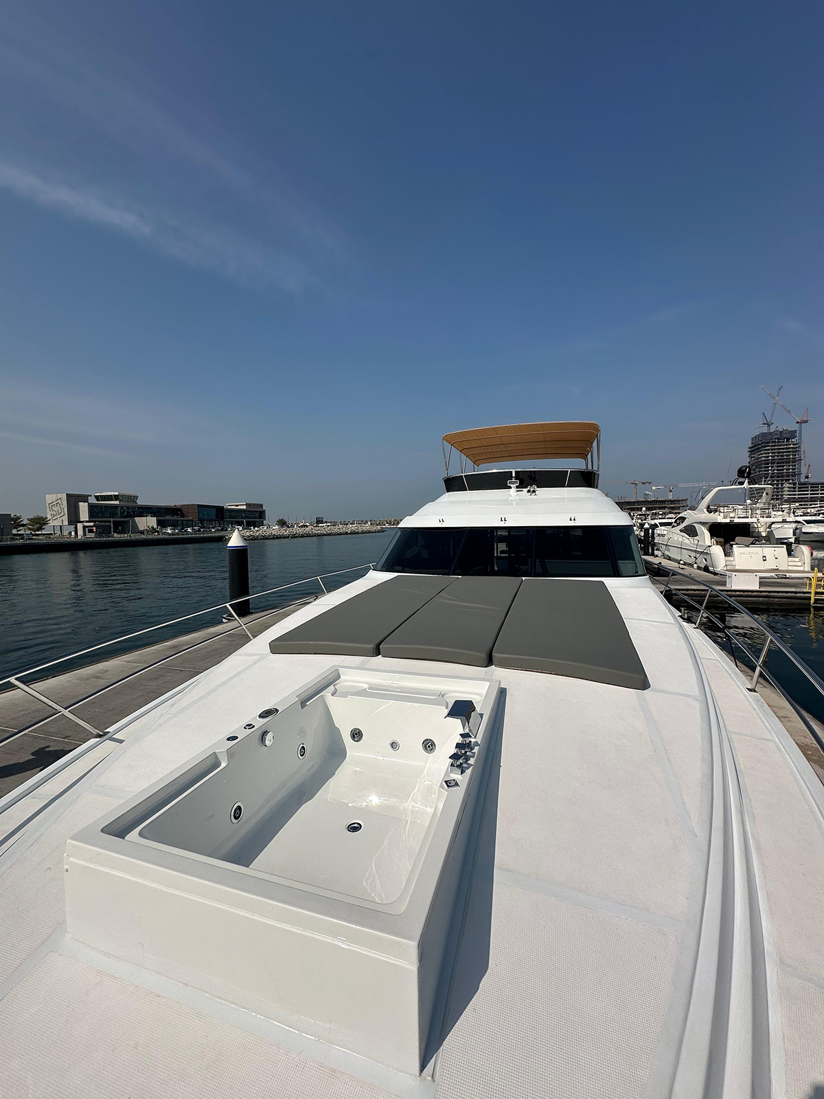 Pavi 80ft with Jacuzzi
