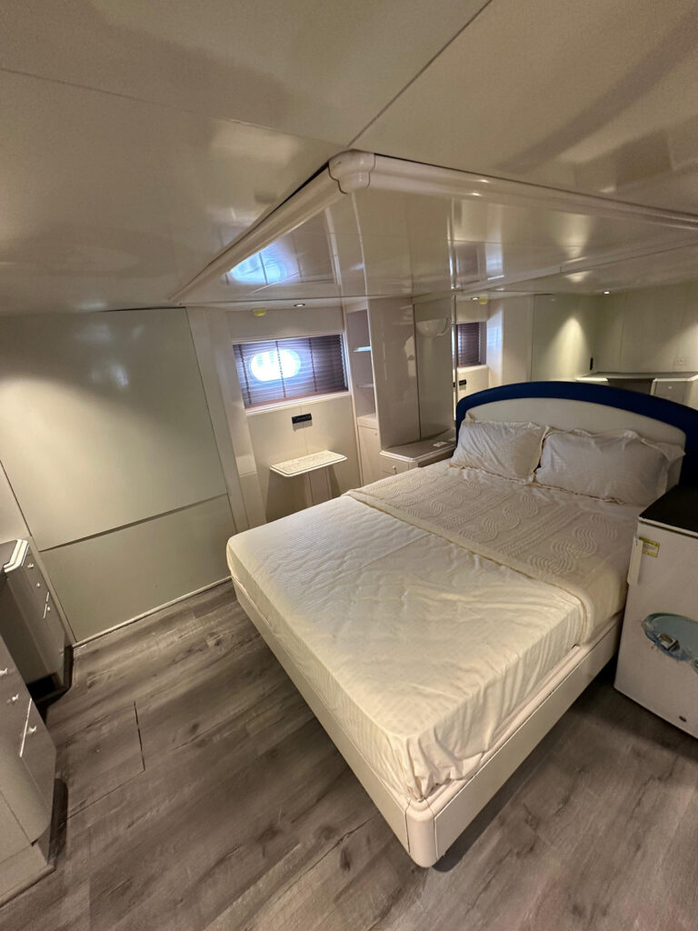 Pavi 80ft with Jacuzzi