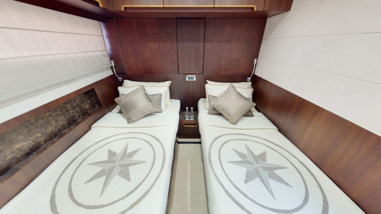 Galeon 780 Crystal