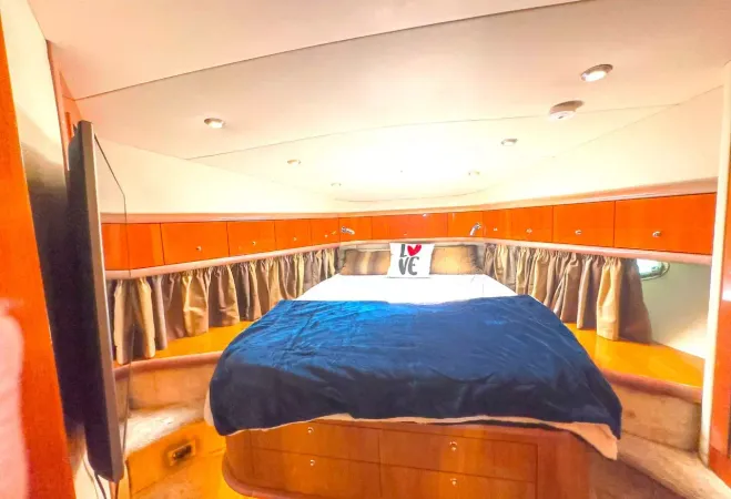 56ft Sunseeker (Gold)