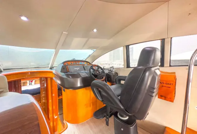 56ft Sunseeker (Gold)