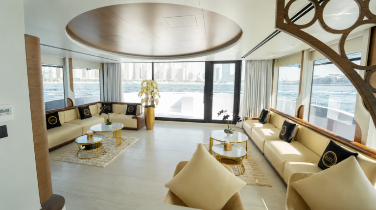 100ft Modern Yacht (Elite Pearl)