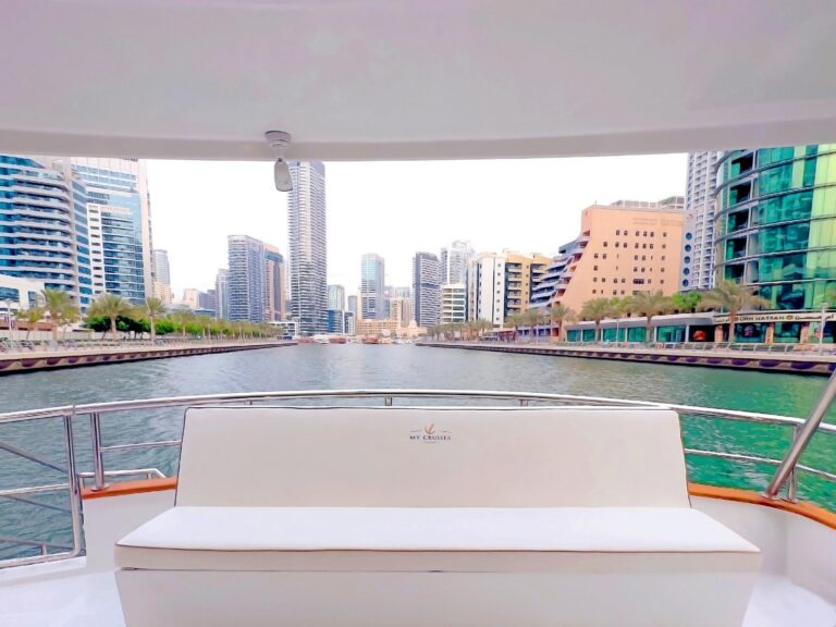 70ft Yacht (My Dubai Cruises)