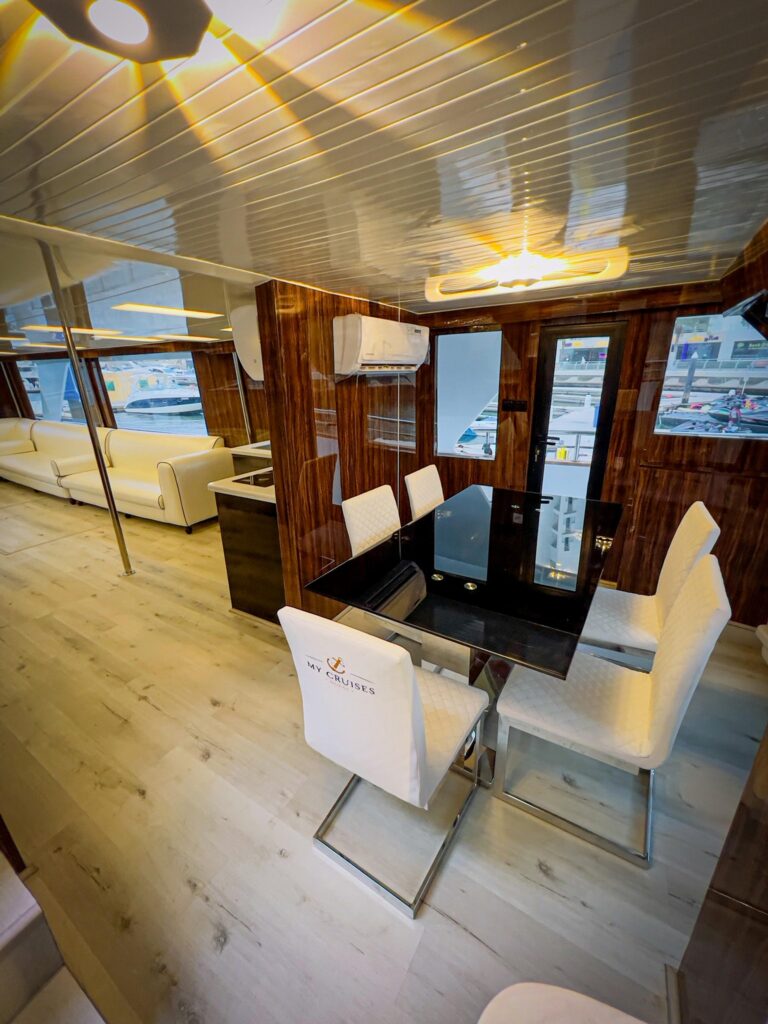 70ft Yacht (My Dubai Cruises)