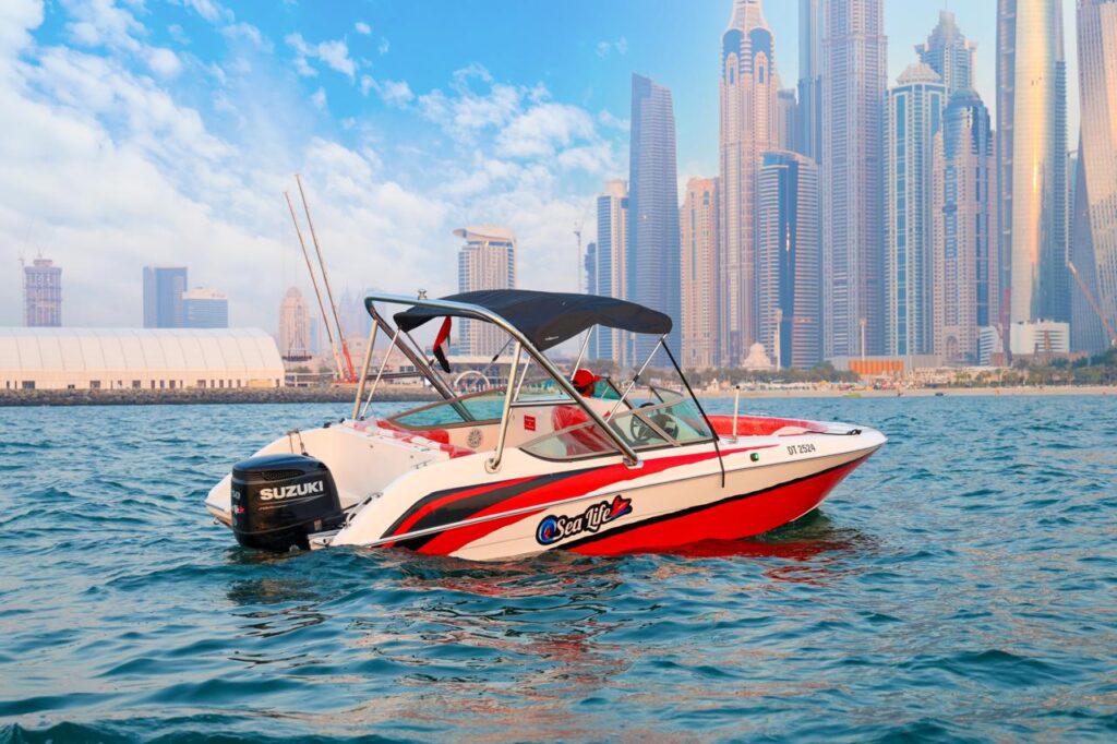 Sealife speed boat