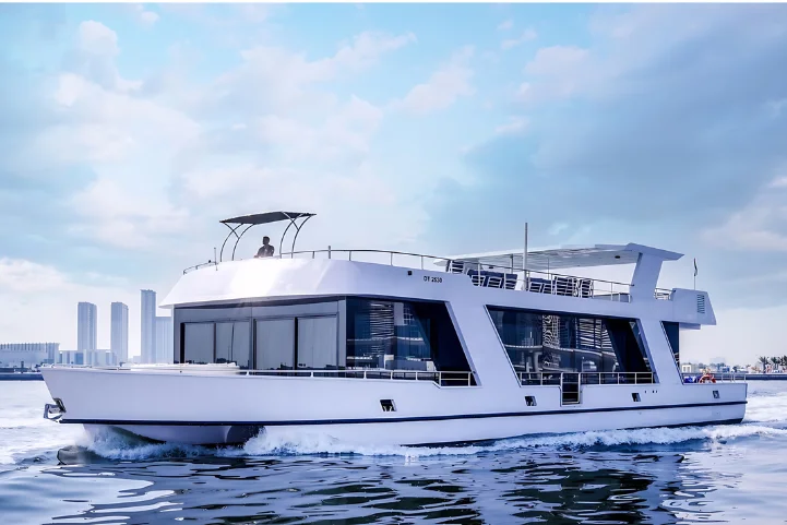 100ft Bella Vita