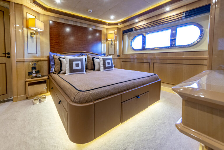 150ft Behike (Super Yacht)