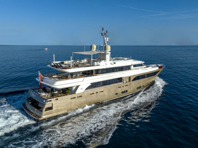 150ft Behike (Super Yacht)