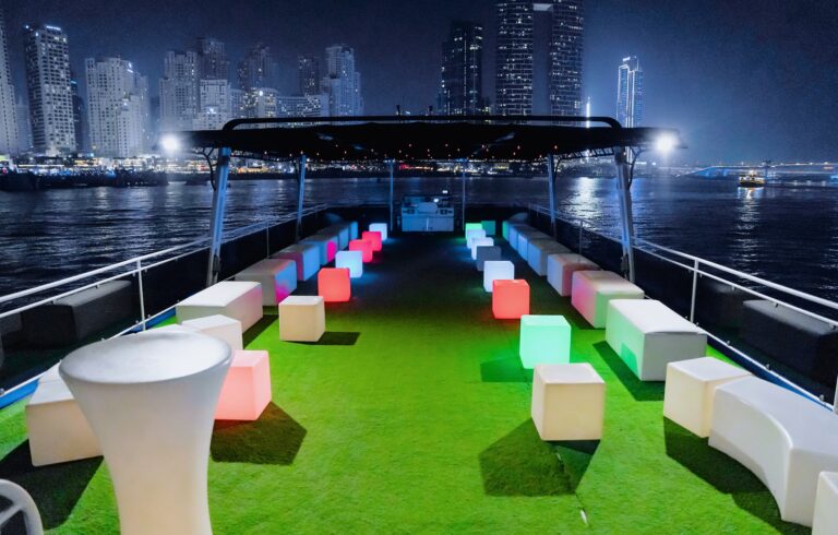 90 FT X8 (Xclusive Houseboat)
