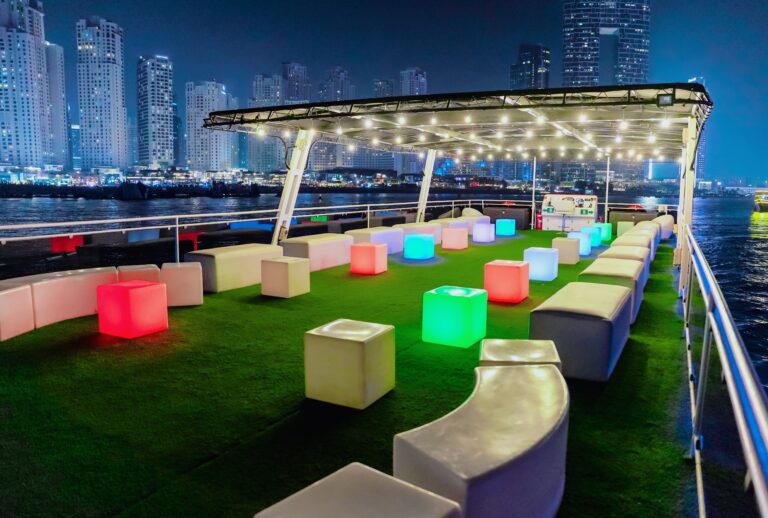 90 FT X8 (Xclusive Houseboat)